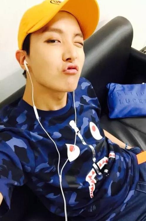 livelovehoseok:hoseok + eyebrows = heart attack