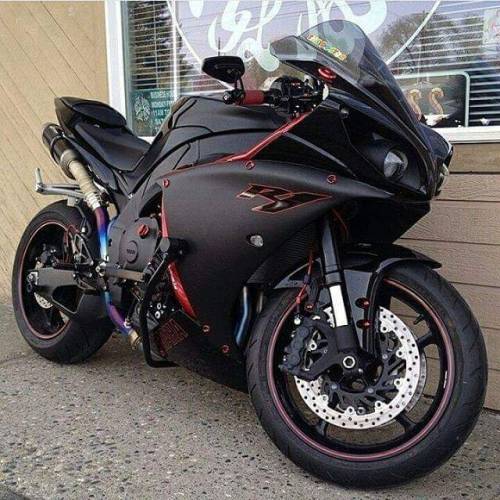 motorcycles-and-more:  Yamaha R1