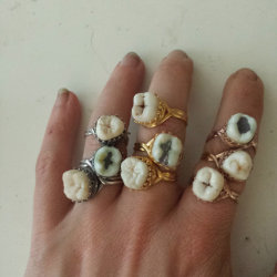 etsygold:  Sweet tooth ring(more information, more etsy gold)