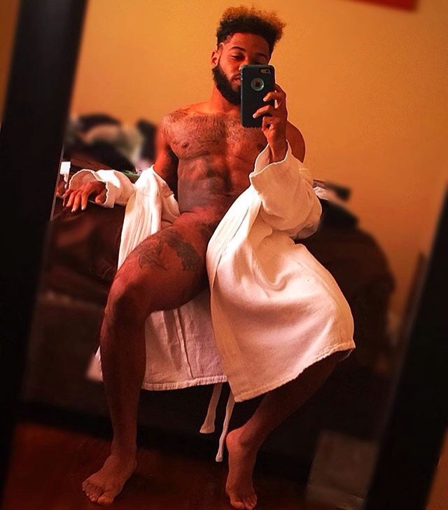 igotyourfav:  inmyw0rld:  😍  Who this 👀👀 