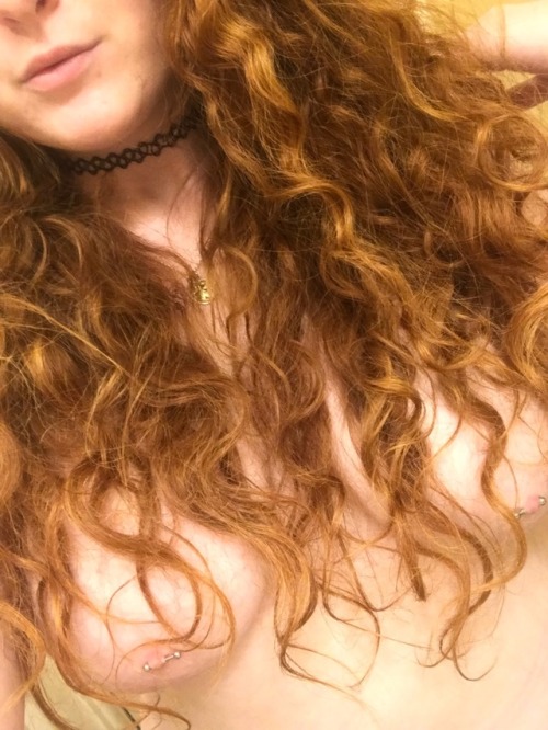 secretwonderlandsblog: sexcylinder: redhairedandthick: Mermaid hair don’t care~ ‍♀️ J
