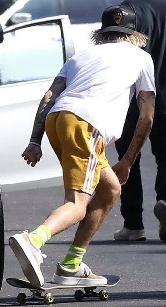 bromancebooty:     Justin Bieber - nice ass 