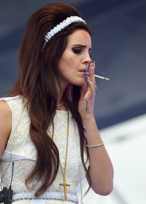 born to adore Lana Del Rey