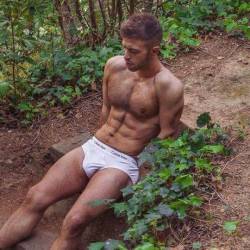hairygaymen:  Hookup with a hot guy tonight: http://bit.ly/1NqUphM
