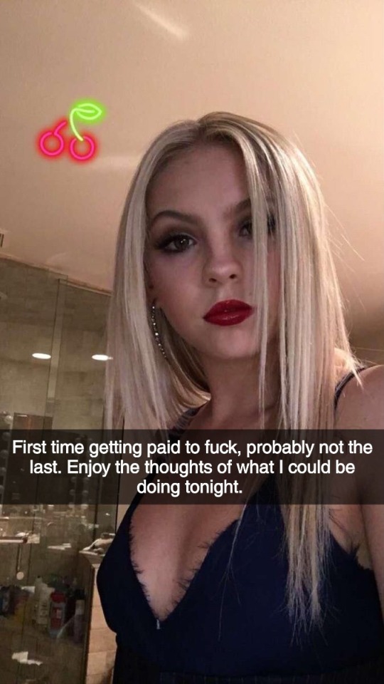 cuckmeloveboots:snaps-things-deactivated2019122:I’d love her to do this, think she’d like doing it too