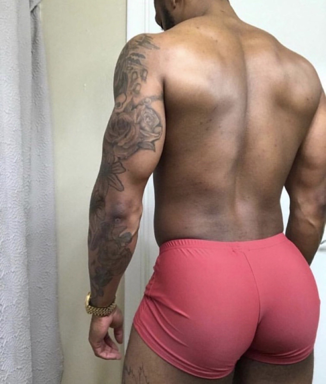 yobigbadrey:  loinclothhoes:    phat. 