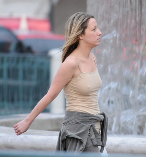 Nice firm titties, no bra and a see through shirt. what more could you ask for?