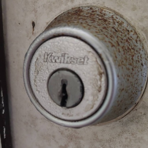 You know its hot when even you lock is sweating! Lol #florida #floridaweather #humilityhttps://www