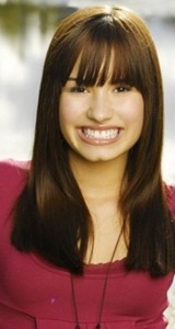 diva-demi-lovato:  Franja *u*