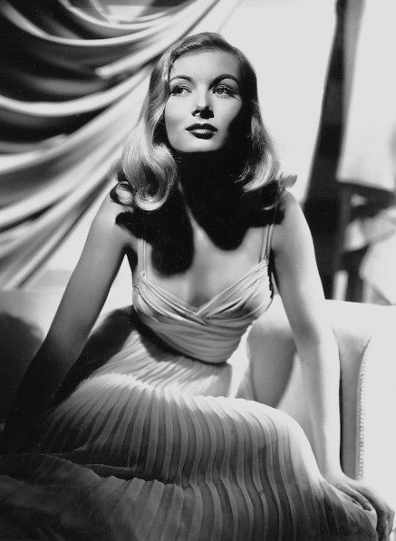 summers-in-hollywood:  Veronica Lake photographed porn pictures