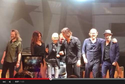 https://www.youtube.com/watch?v=YgWFdp8Zc1c  Roxette - live from Sydney. 25th February 2015  