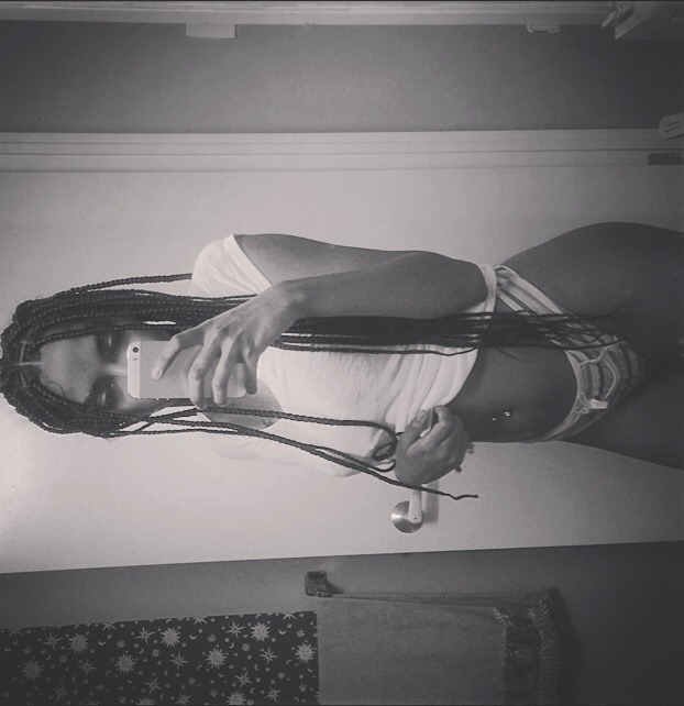 coldesttsummer:  BLACK OUT PRT2 , because I love the skin im in!!😜🌺💙👑💯