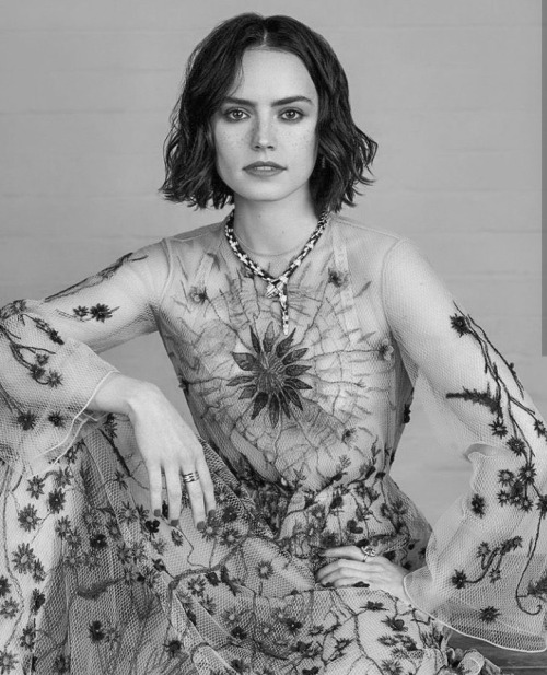 fitzwilliamsdarcy: DAISY RIDLEY Harper’s Bazaar | Lara Jade