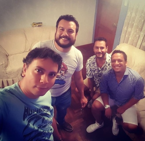 Aprovechando Las Vacaciones, Reuna Con Los Amigos In The House #Amigos #Friends #Amistad #Friendship