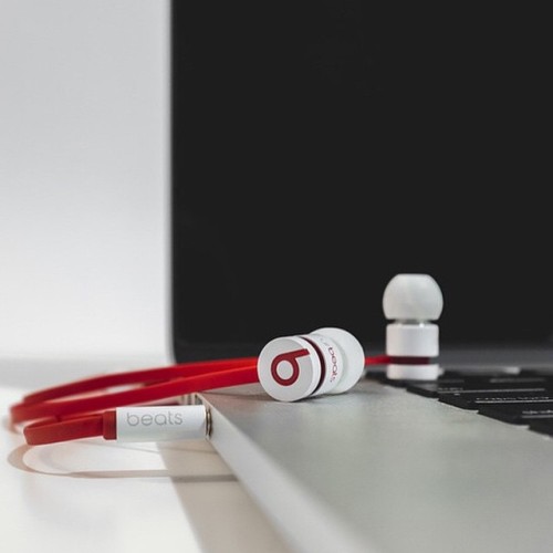 With the relaunch of Beats Music, Apple is taking the more aggressive approach by asking major music