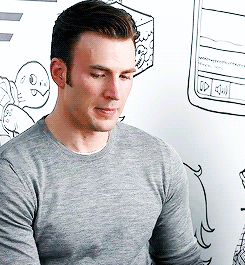 avengersonna:  dailychrisevans: x  He looks so nice 