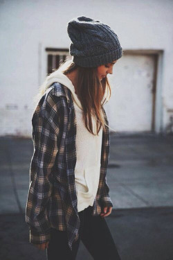 oxxxigen:  autumn | Tumblr on We Heart It. | Alegria de uns, tristeza de outros on We Heart It.