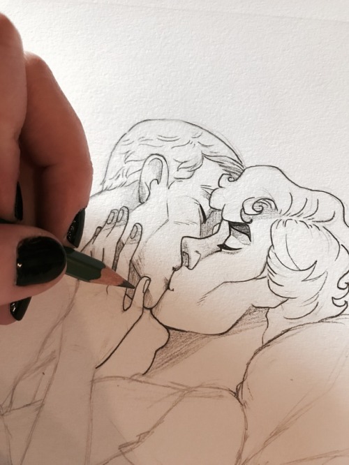 aspiringlandmermaid:Drawing up some smooches before work.