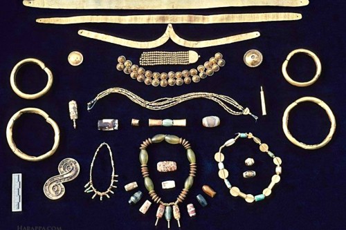 Jewellry from Mohenjo Daro