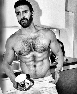 hairygingerman:  I don’t like so much his face, but i like his body and his beard.