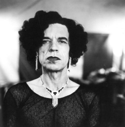 deepvneck:  mpdrolet:  Mick Jagger, 1996 Anton Corbijn  dowager countess of rock 