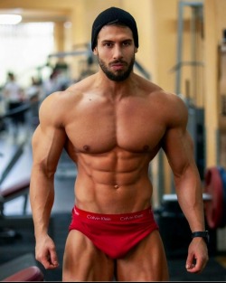 bornforbodybuilding:Destan Kaik