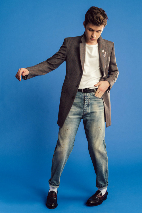 meninvogue: Nick Robinson photographed by Bryan Derballa for GQ magazine. Nick wears blazer, jeans, 