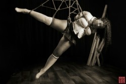 messalina94:  Found a blurring tool on my phone! So apologies for the hasty face anonymising…  Finally uploading photos from one of my favourite shoots - rope by WykD_Dave, photos by clover, me modelling.  Yes, my foot is off the ground!!!