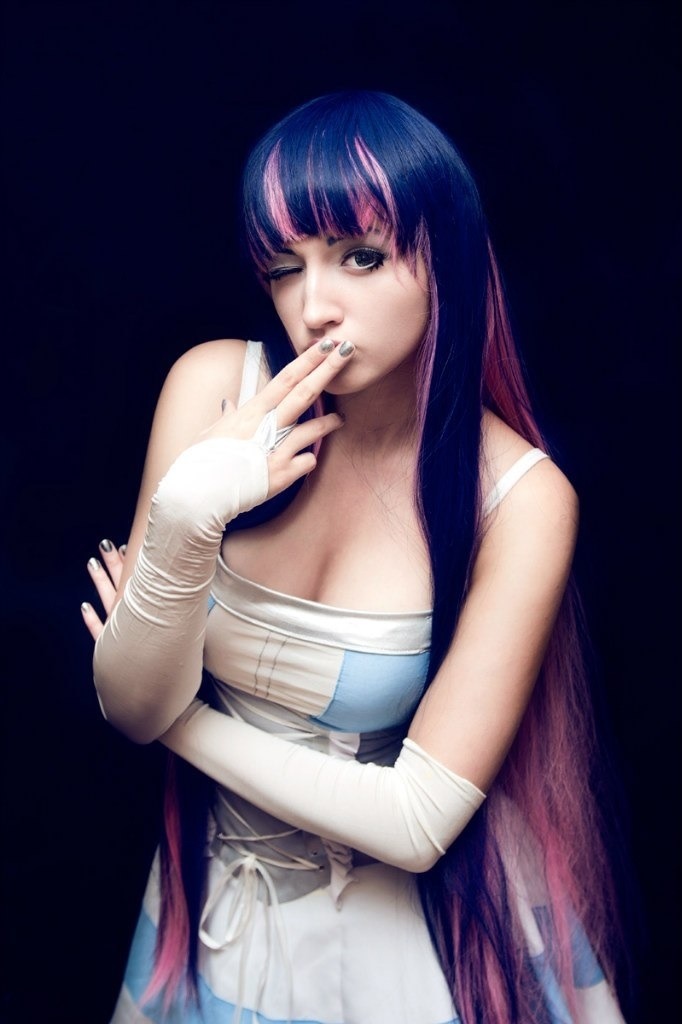 sharemycosplay:  http://mrproton.deviantart.com with that signature hair of Anarchy!