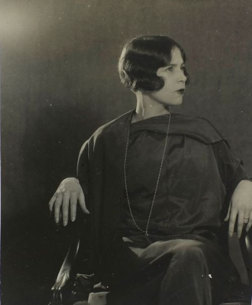 holdthisphoto:  1927 by Man Ray  JMP