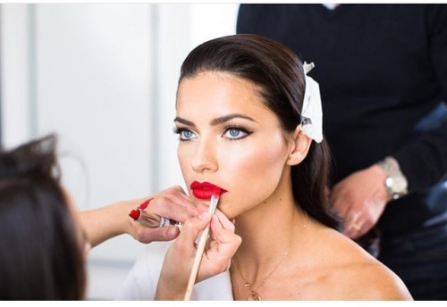 Adriana Lima makeup for MET gala 2016