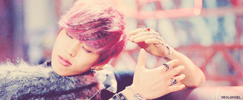 yeolangel:  I FEEL LIKE THIS IS THE CUTEST SCENE AND I DONT KNOW WHY ITS JUST CUTE AND WHY AM I IN CAPS?! 