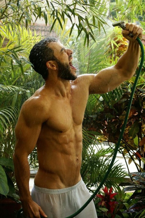 hunkopedia:    Follow Hunk’o’pedia for more hot guys! | Follow my personal blog   