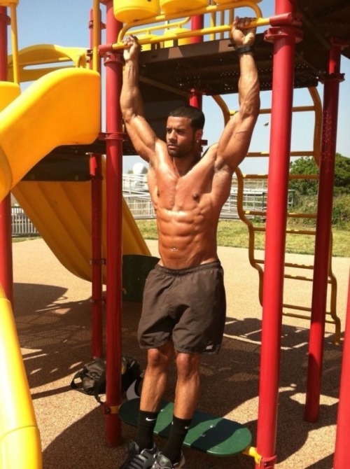 dwaynevideos:  HEAT 🤤🔥  Click HERE for more pics & videos of him