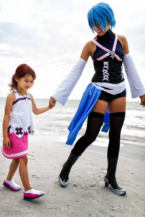 mystic-rumors:  Pictures from the KH photoshoot! It was really beautiful out there and everyone looked fantastic! Aqua is definitely one of my favorite cosplays to do.   Photos courtesy of @papanotzzi 