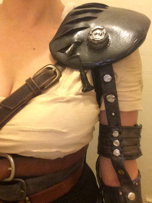 jumpingjacktrash: ceruleancynic: so I did a thing: Imperator Furiosa, taking selfies in a dingy tene