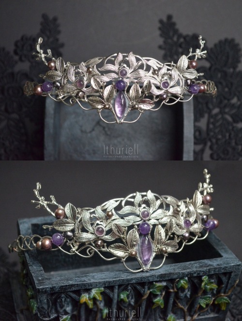 sosuperawesome: Crowns and Tiaras Ithuriell on Etsy