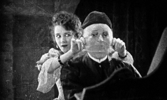 cryptgal:The Phantom of the Opera directed by Rupert Julian, 1925