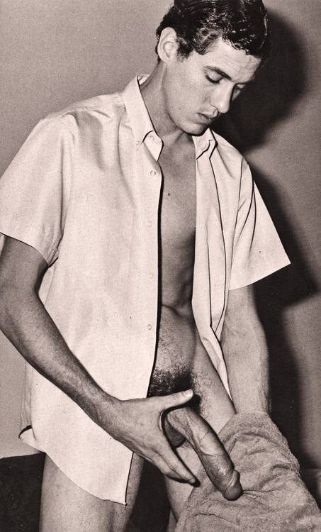 ilovintagestuff:  click name tag for more pics  Ich liebe diesen Schwanz!