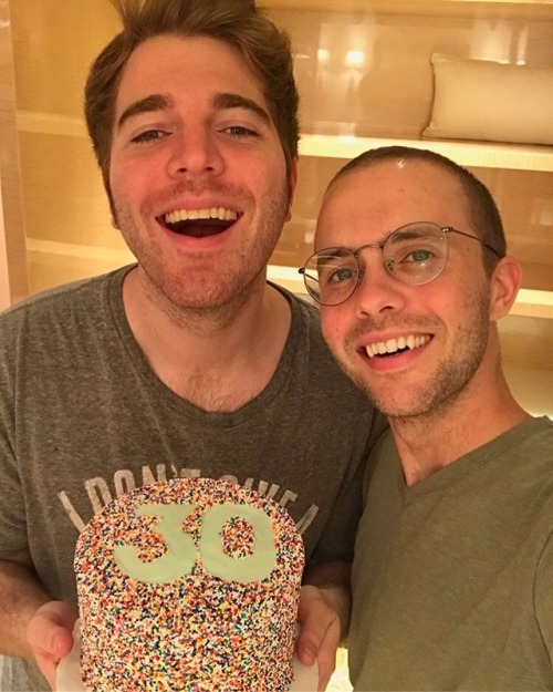 HAPPY 30TH BIRTHDAY SHANE!!! ✨ We all love you so much. These pics are adorable. :’)