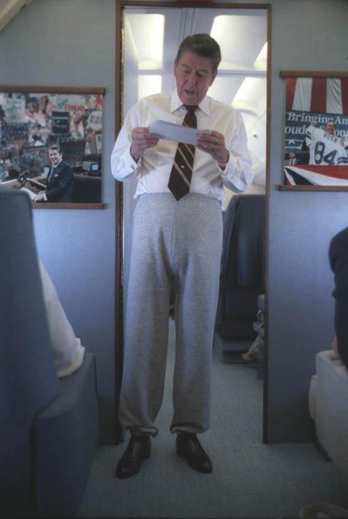 dorites:historicaltimes:Ronald Reagan Wearing Sweatpants On Air Force Onefinally, an example of some