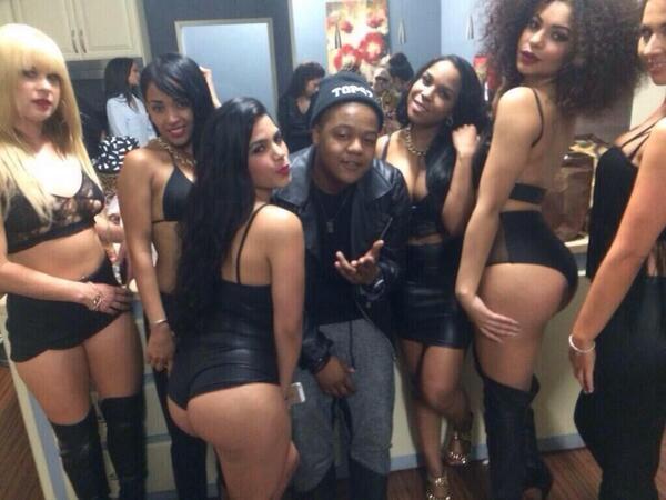 emiliogorgeous:  Corey in the hoes. 