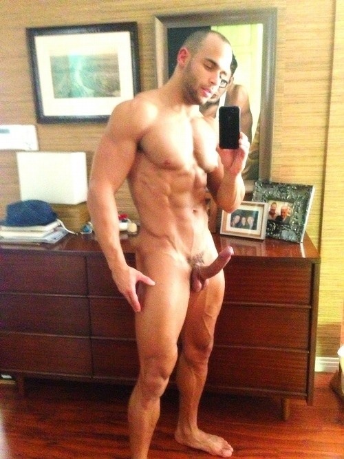 exclusivekiks:  Hottie with big cock 💋💋 Follow me: http://exclusivekiks.tumblr.com/