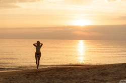 Reblog if you like! More at https://skysexchat.com/flexible-babe-ulyana-orsk-doing-the-splits-on-a-baltic-beach/