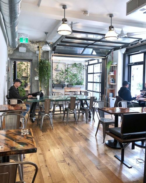 Coffee shop hoppin ☕️ #café #toronto #coffeeshop #weekend (à Sweat & Soda) https://www.instagram