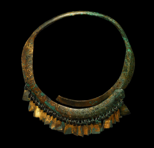 archaicwonder:  Viking Woman’s Torc, 11th-12th Century BCShowing workmanship from the Baltic area. 