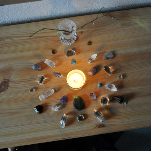 casual crystal grid for yesterday’s full moon