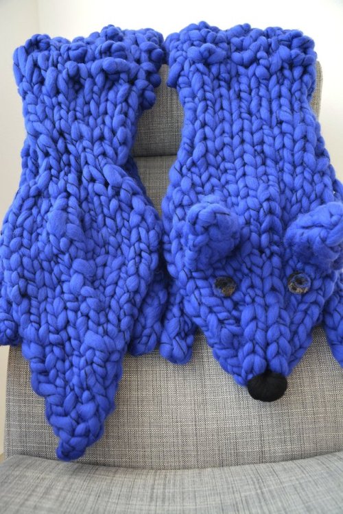 sosuperawesome: Chunky Knit Wool and Fleece Animal Blankets AmeBa77 on Etsy See our #Etsy or #Knit t