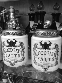 frankie-stine:  Blood bath salts on We Heart