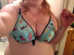 rainbowthundercunt:  This is one of the cutest bras I own. Thanks, Lane Bryant from many years ago.